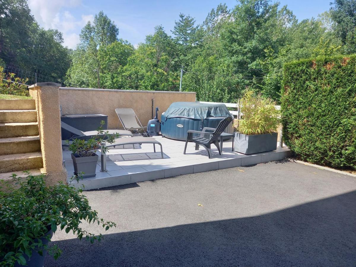 Appartement En Aveyron Aubin  Bagian luar foto