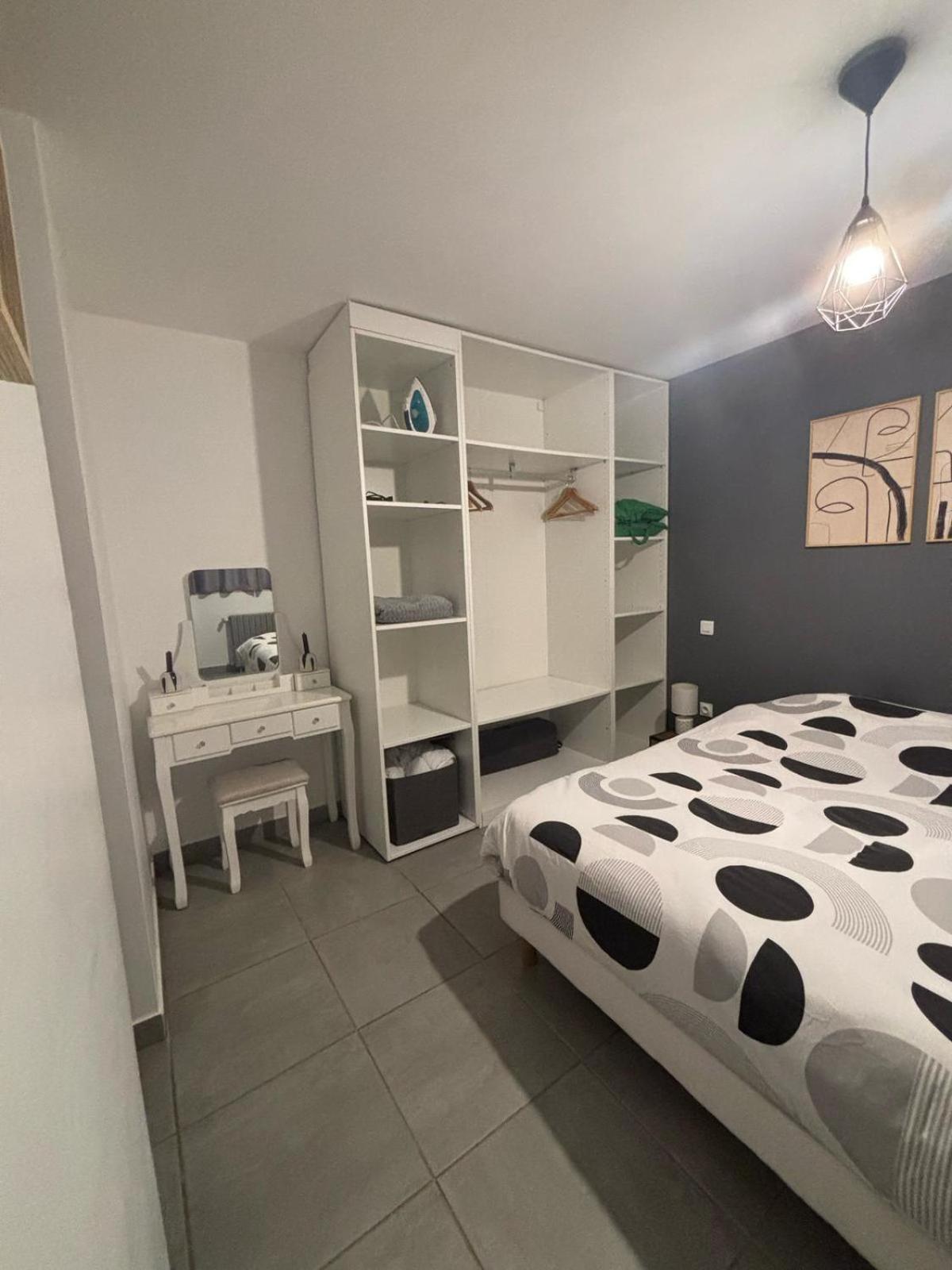 Appartement En Aveyron Aubin  Bagian luar foto