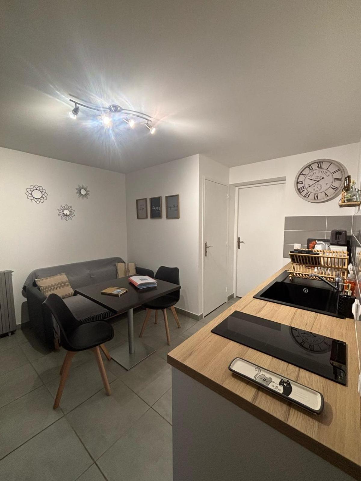 Appartement En Aveyron Aubin  Bagian luar foto